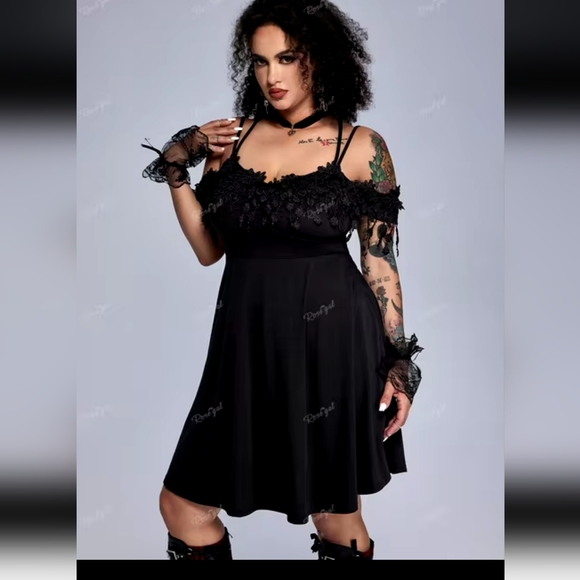 Gothic black  Lace Applique Tassel Cold Shoulder Dress plus size 4x - Picture 2 of 5